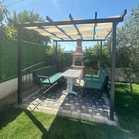 וילה Huge Triplex W Pool And Garden In