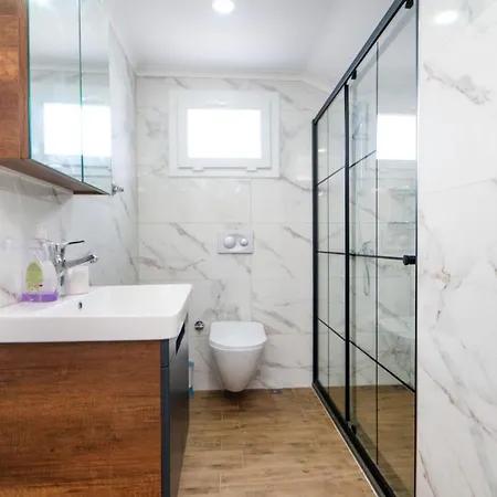 Huge Triplex W Pool And Garden In פאטהיה