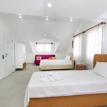 Huge Triplex W Pool And Garden In Villa *