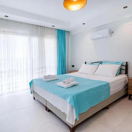 Villa Huge Triplex W Pool And Garden In Fethiye
