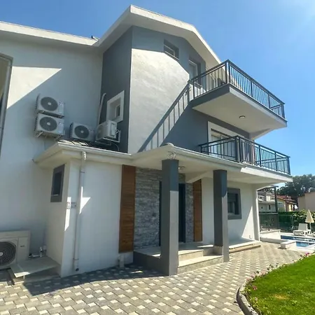 Huge Triplex W Pool And Garden In * فتحية